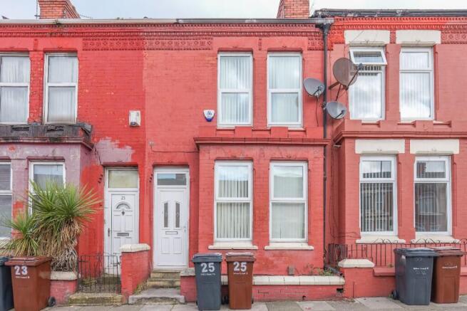 3 bed property, in Linacre Lane, £130,000