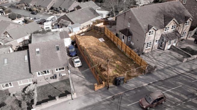2 bed property, in Land With Planning, £70,000