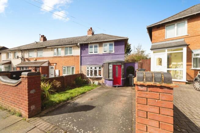 3 bed property, in Holcombe Road, £255,000