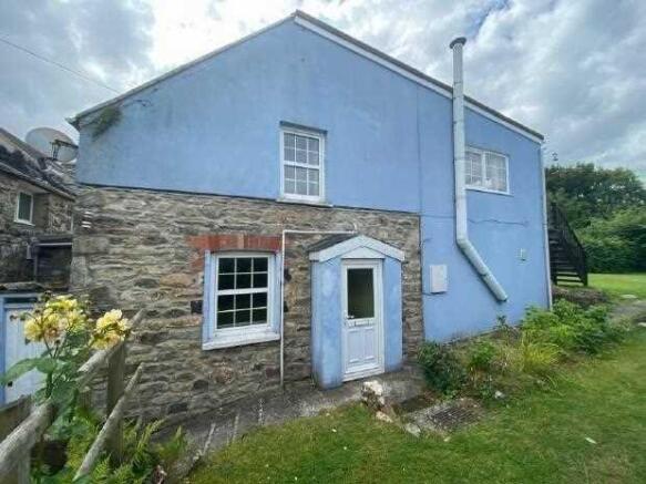 2 bed property, in Penffynnon House, £299,950