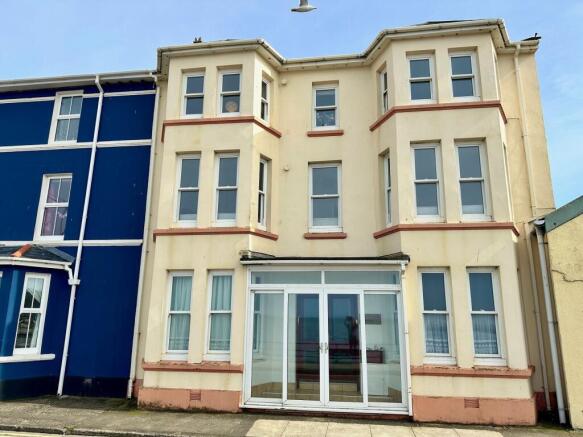 4 bed property, in Marine Parade, £449,950