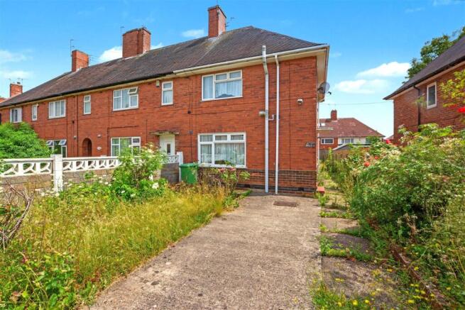 3 bed property, in Frinton Road, £172,000