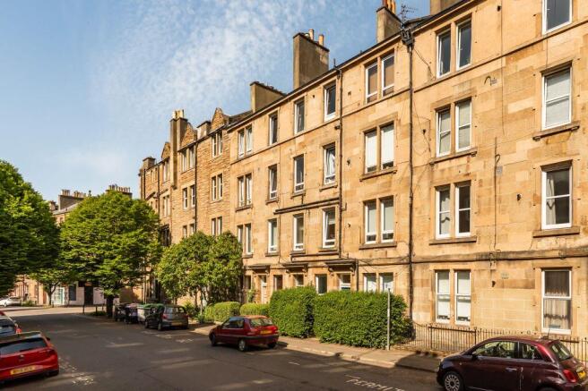 2 bed property, in 16/4 Bryson Road, £199,995