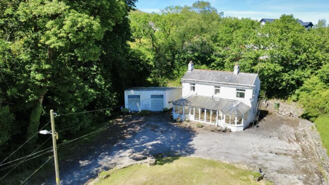 4 bed property, in Heolgerrig, £650,000