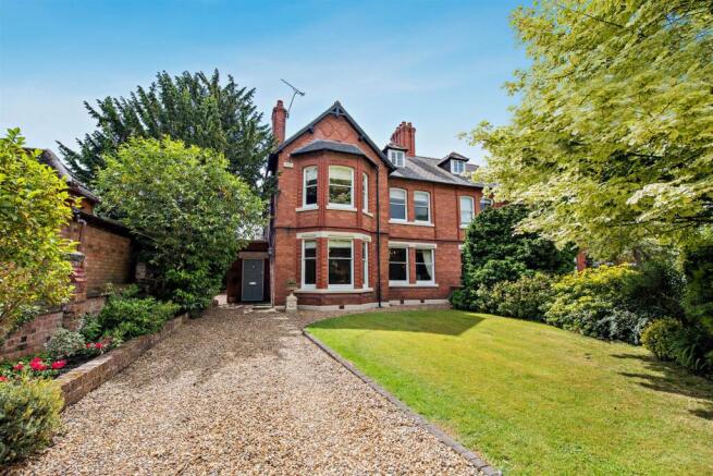 6 bed property, in Kilmorey Park, £1,250,000