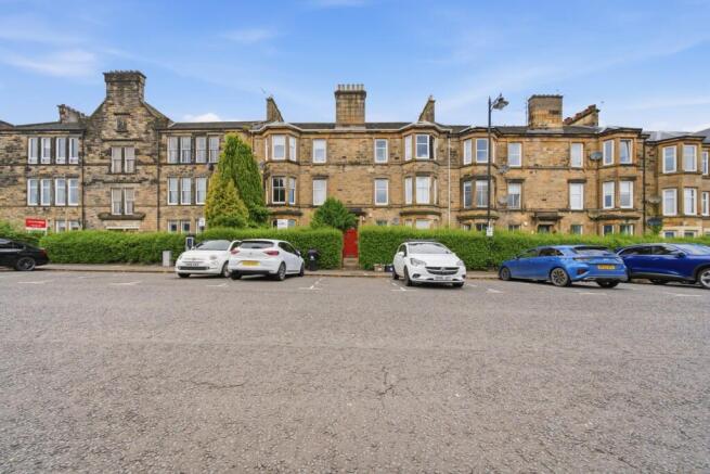 2 bed property, in Wallace Street, £145,000
