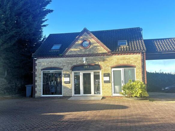 1 bed property, in Grantham Road, £115,000