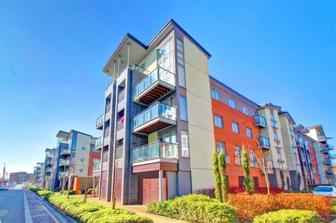 1 bed property, in Colombo Square, £120,000