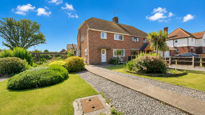 3 bed property, in Walton Road, £300,000