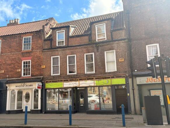 1 bed property, in Newgate Street, £39,950