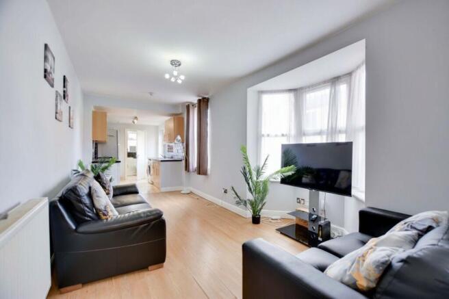 5 bed property, in Landseer Road, £375,000