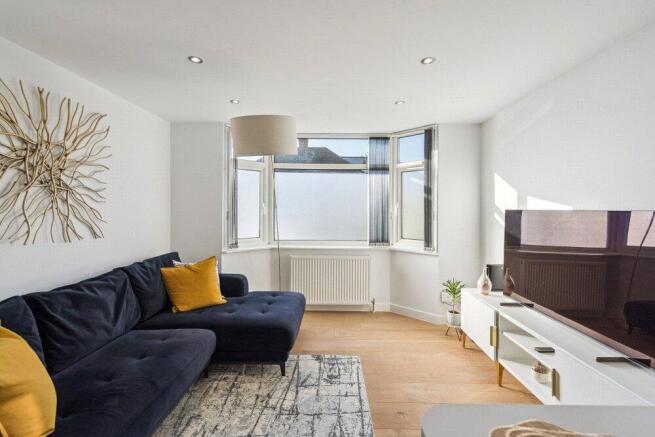 2 bed property, in St Lukes Road, £300,000