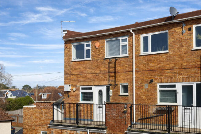 3 bed property, in South Street, £265,000