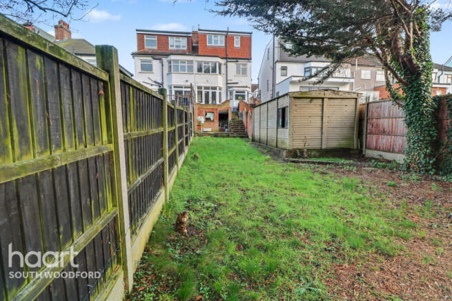 4 bed property, in Westview Drive, £700,000