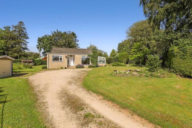 3 bed property, in Whiteway, £495,000