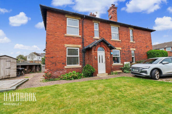 3 bed property, in Denby Dale Road East, £315,000