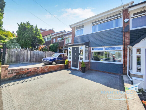 3 bed property, in Park Crescent, £200,000