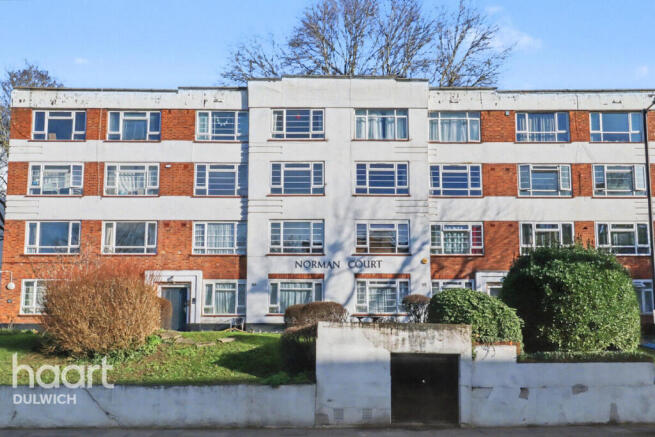 2 bed property, in Lordship Lane, £300,000