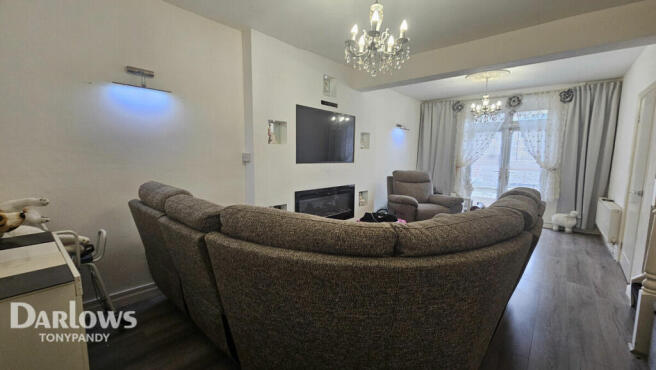 2 bed property, in Graig Terrace, £100,000