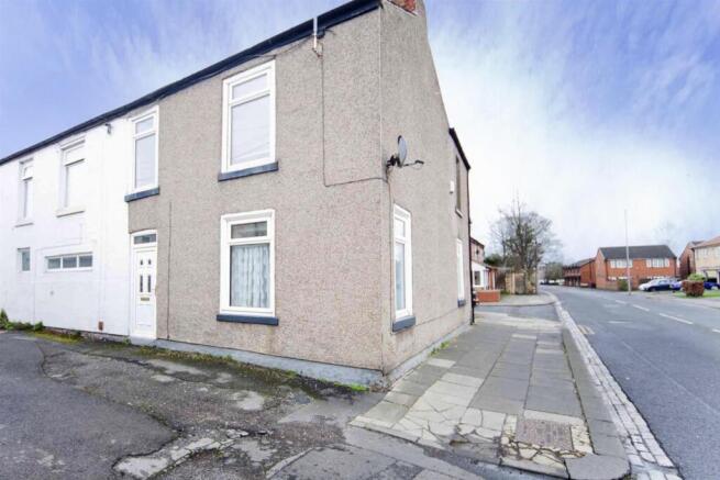 3 bed property, in Hart Lane, £75,000