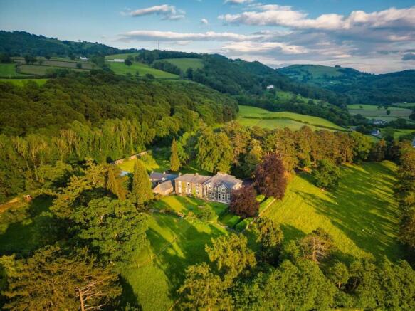7 bed property, in Bryn Derwen, £1,350,000