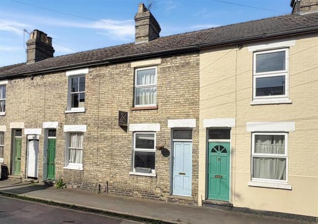 2 bed property, in Great Eastern Street, £450,000