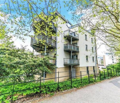 1 bed property, in 180 Yeoman Close, £50,000