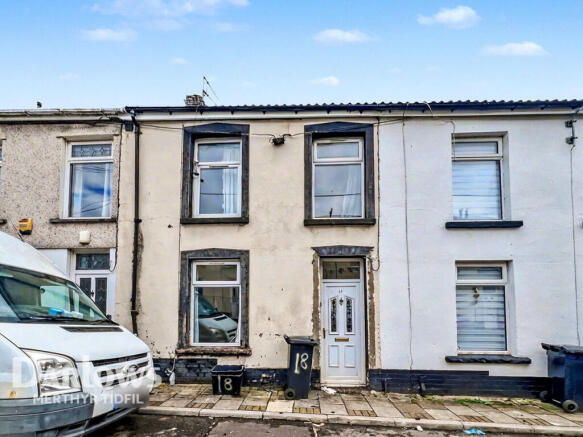 2 bed property, in Perthygleision, £80,000