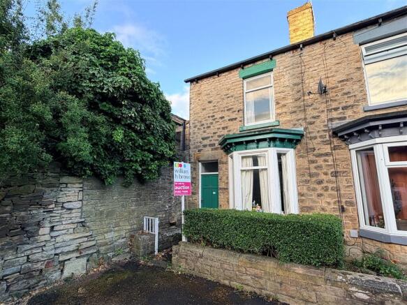 2 bed property, in Mona Road, £150,000