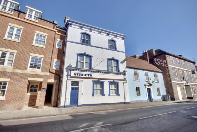 2 bed property, in East Street, £220,000