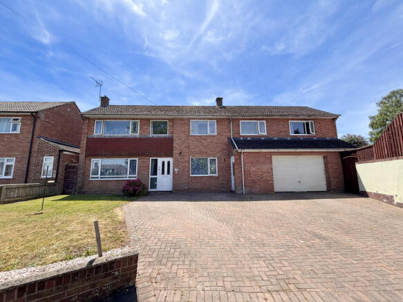 4 bed property, in Forton Road, £435,000