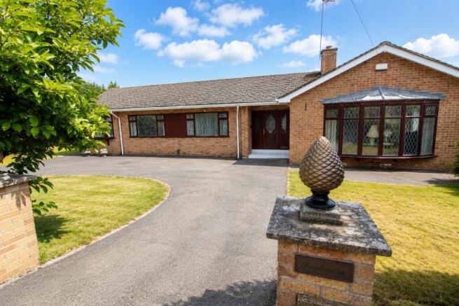 4 bed property, in Fairhavens, £450,000