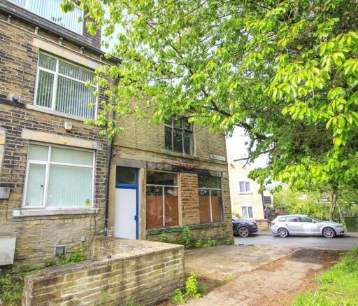 3 bed property, in 19 Chelmsford Road, £20,000