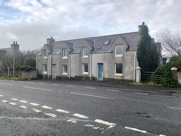 6 bed property, in Corner House, £60,000