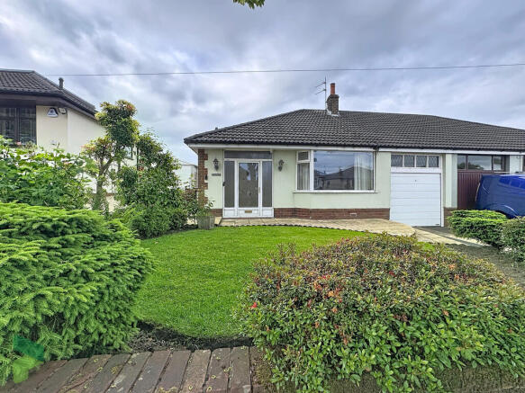 3 bed property, in Roman Road, £210,000