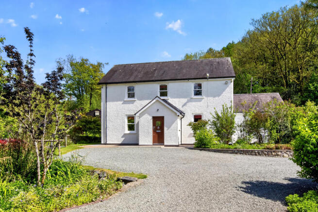 3 bed property, in Cynghordy Road, £630,000