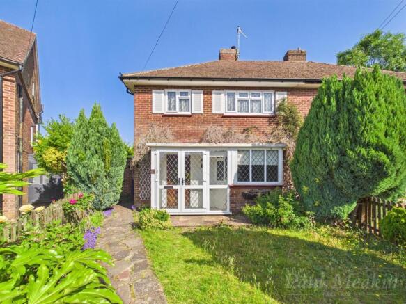 3 bed property, in Leighton Gardens, £475,000