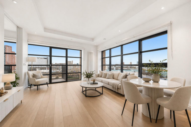 2 bed property, in Amelia House, £600,000