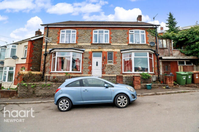 3 bed property, in Windsor Avenue, £220,000