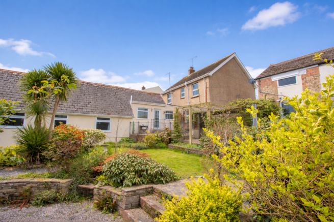 6 bed property, in Ridgeway, £620,000