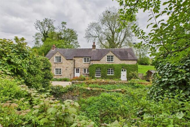3 bed property, in Thorpe, £500,000