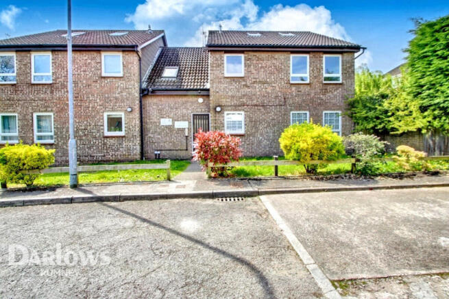 1 bed property, in Redwood Close, £110,000