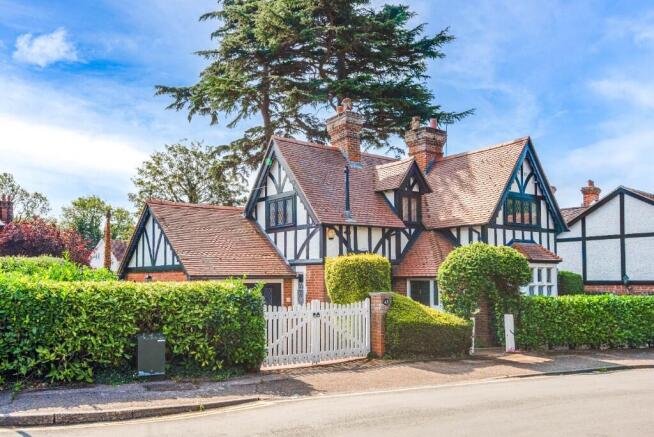 3 bed property, in St Catharines Road, £995,000
