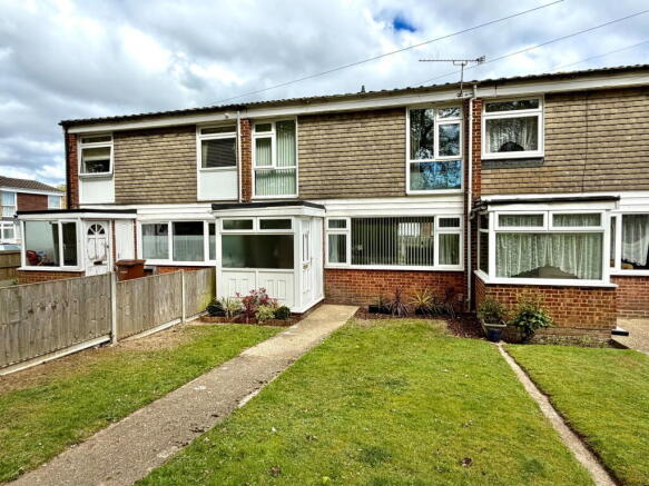 3 bed property, in A Stylish Modern Home Offering Excellent Value For Money & Close To Amenities, £310,000