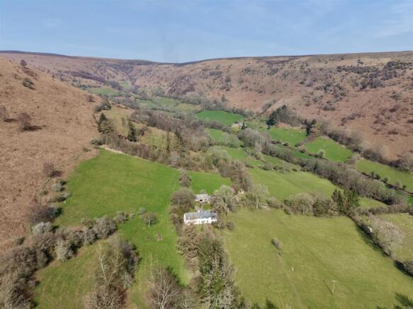 4 bed property, in Cwmdu, £925,000