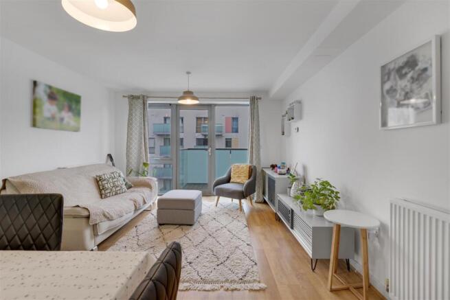 2 bed property, in Vickery's Wharf, £410,000