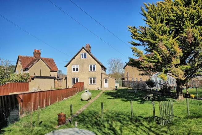 3 bed property, in Whitehall Cottages, £400,000
