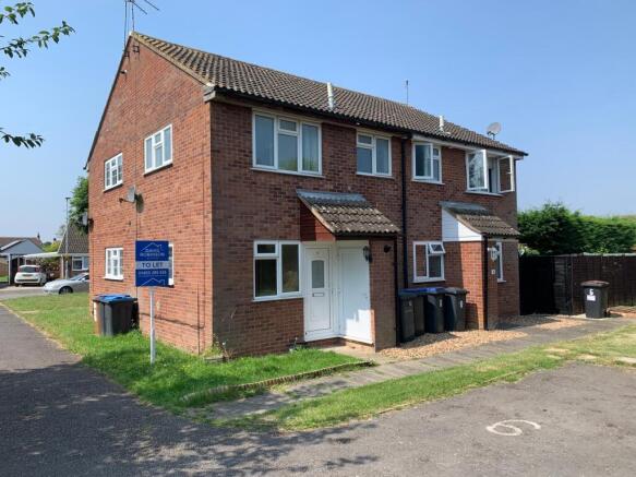 1 bed property, in Sycamore Close, £137,500