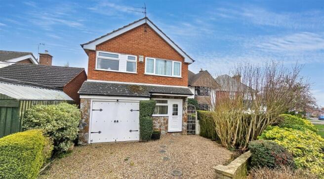 3 bed property, in Seagrave Road, £290,000