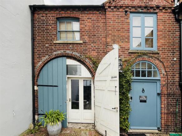 1 bed property, in Tarrant Street, £575,000